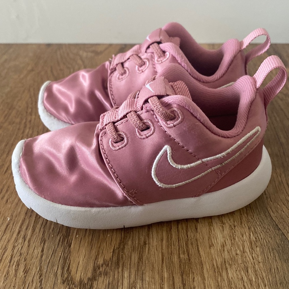 Nike toddler sneakers